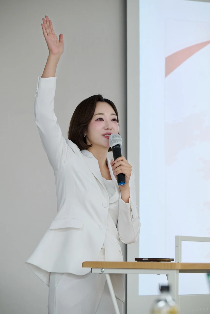 김지은 추가 사진